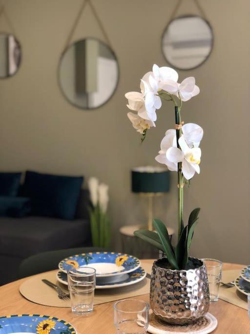 Lechappee Belle Metro 9 Wifi-Clim-Parking Free-Netflix Apartment Montreuil  Exterior photo